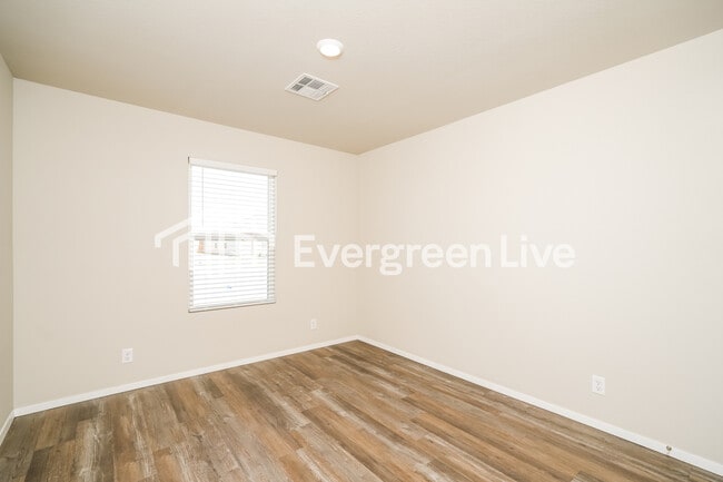 Building Photo - 10174 E Biswell Ln