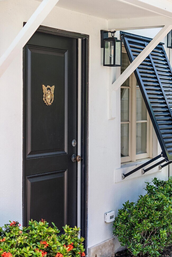 Building Photo - 306 Cordova Rd