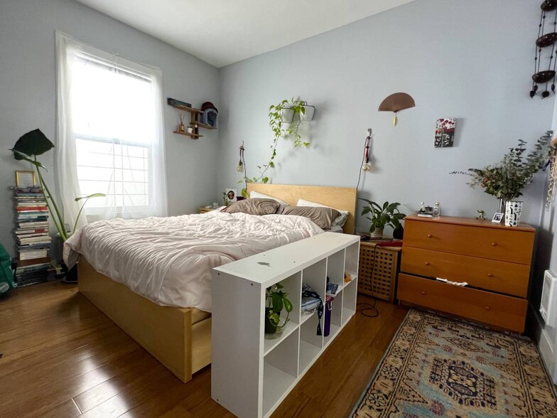 Building Photo - 26 San Carlos St