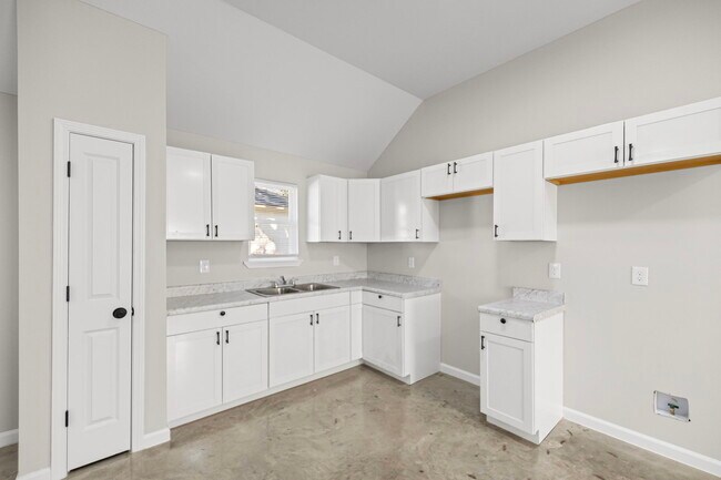 Building Photo - 1166 Melrose St