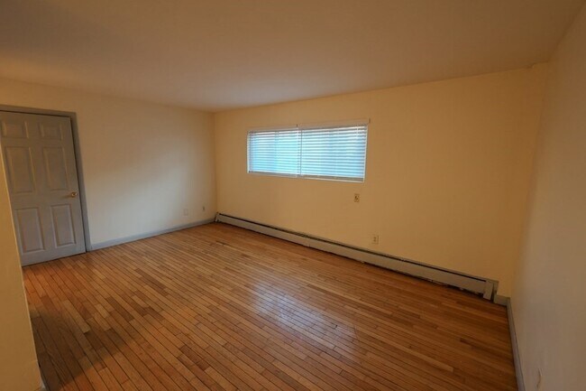 Building Photo - 17 Winter Pl