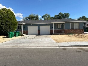 Building Photo - Completely remodeled 2 bedroom gem with 1 car garage Near the VA Hospital
