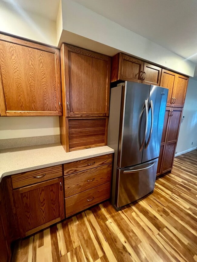 Building Photo - Cozy Rambler!!