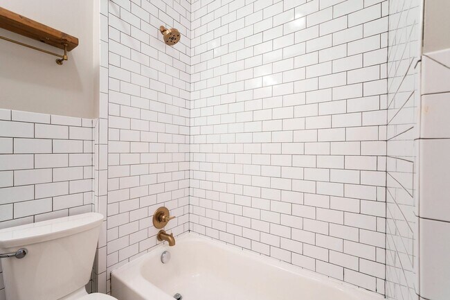 Building Photo - 960-968 Parsons Ave and 531-535 Whittier S...