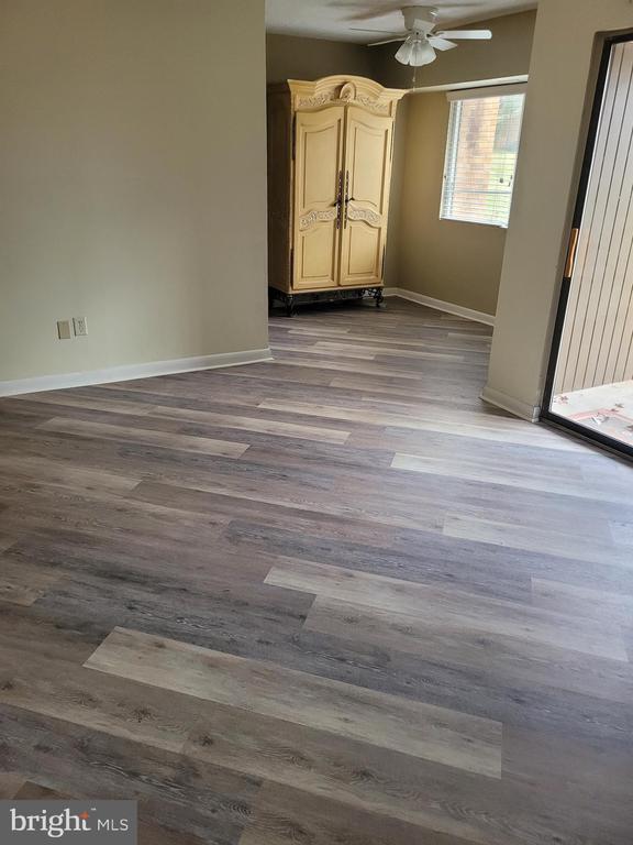 Building Photo - 1605 Meadowview Ln