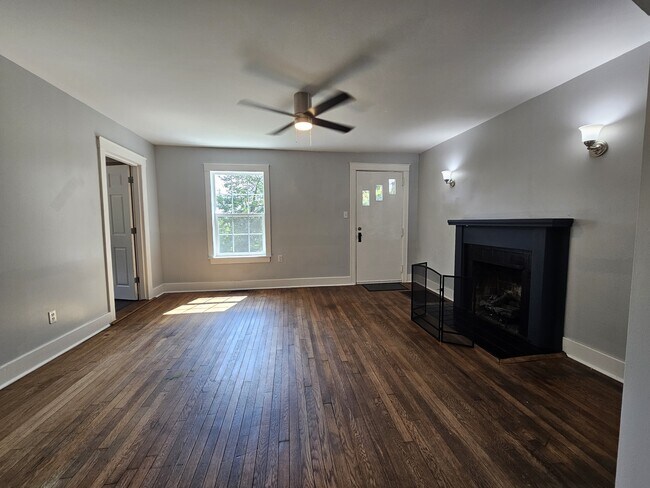 Building Photo - 6005 Medlin Heights Rd