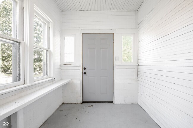Building Photo - 207 N Hamilton Ave