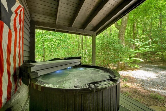 Building Photo - 545 Chestnut Ridge Cir