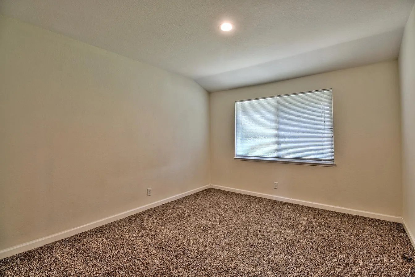 Building Photo - 4131 Briarglen Dr