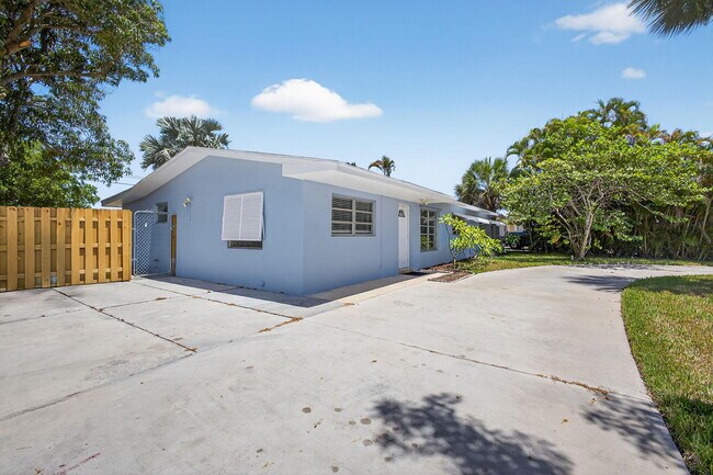 Building Photo - 11401 SE Doherty St