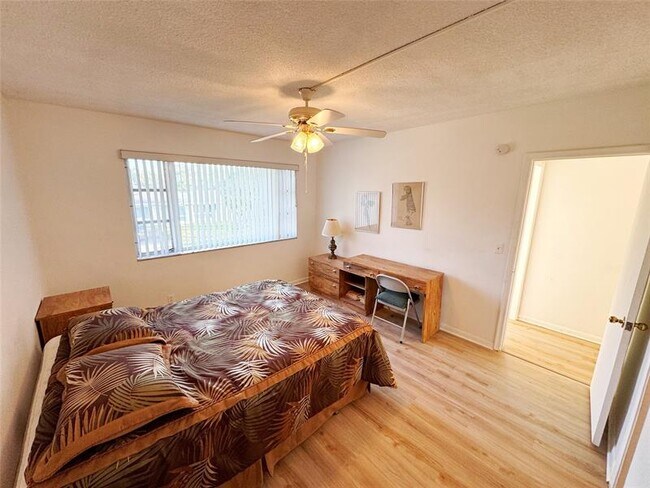 Building Photo - 310 S Cypress Rd