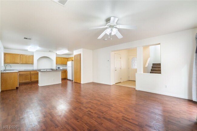 Building Photo - 7275 Phlox Rd