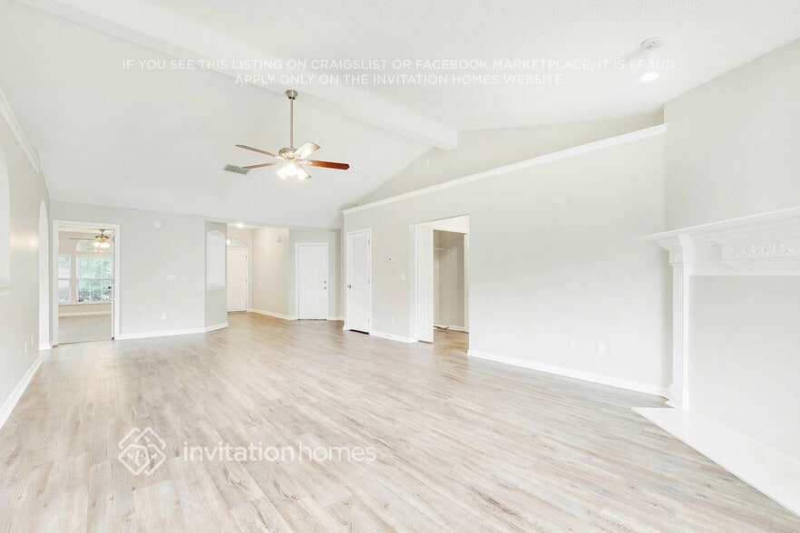 Building Photo - 8250 Rocky Creek Dr