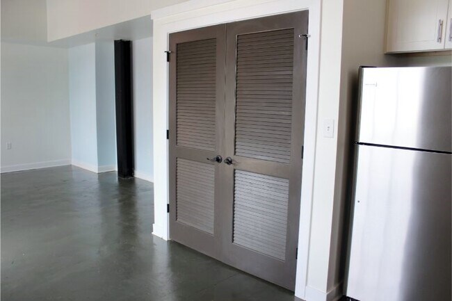 Building Photo - Culpeper Lofts - Building B