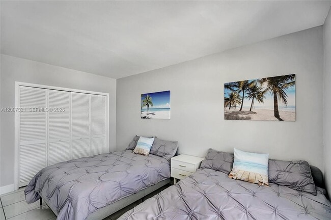 Building Photo - 3725 S Ocean Dr