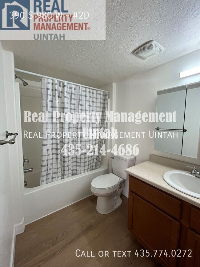 Building Photo - 390 980