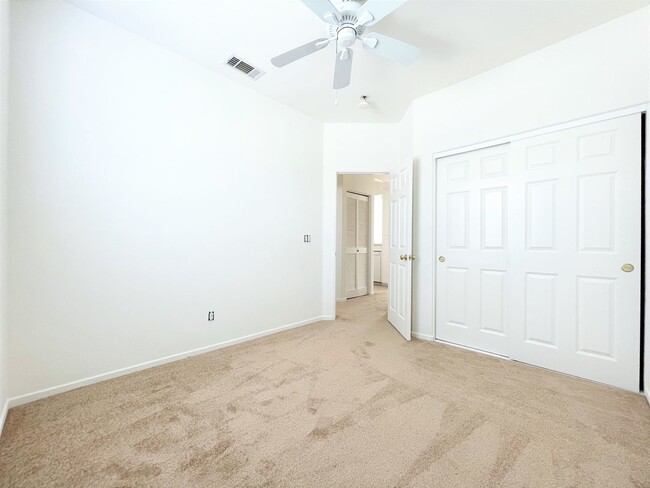 Building Photo - Beautiful Townhome in Rancho Carrillo!
