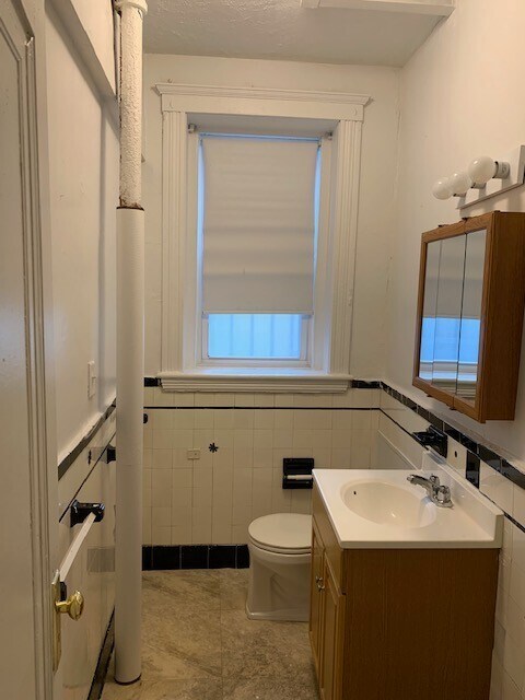 Building Photo - 1762 Commonwealth Ave