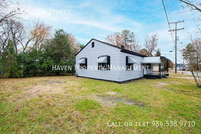 Building Photo - 402 Collier St