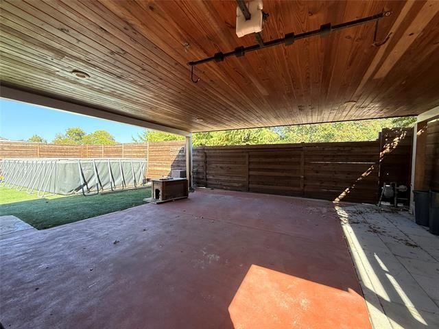 Building Photo - 2324 Heatherdale Dr