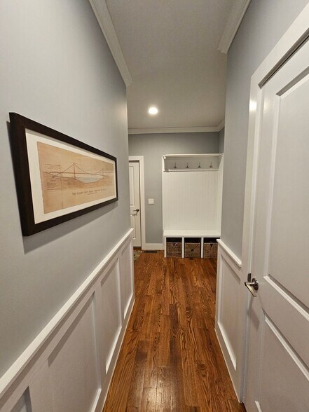 Building Photo - 25 Meridian Ridge Dr