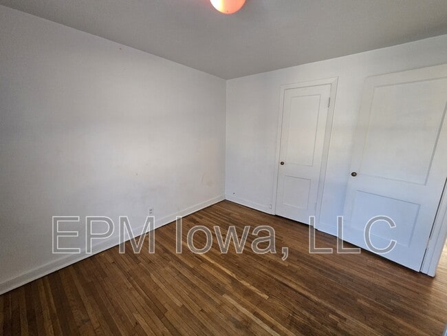 Building Photo - 261 Madison St