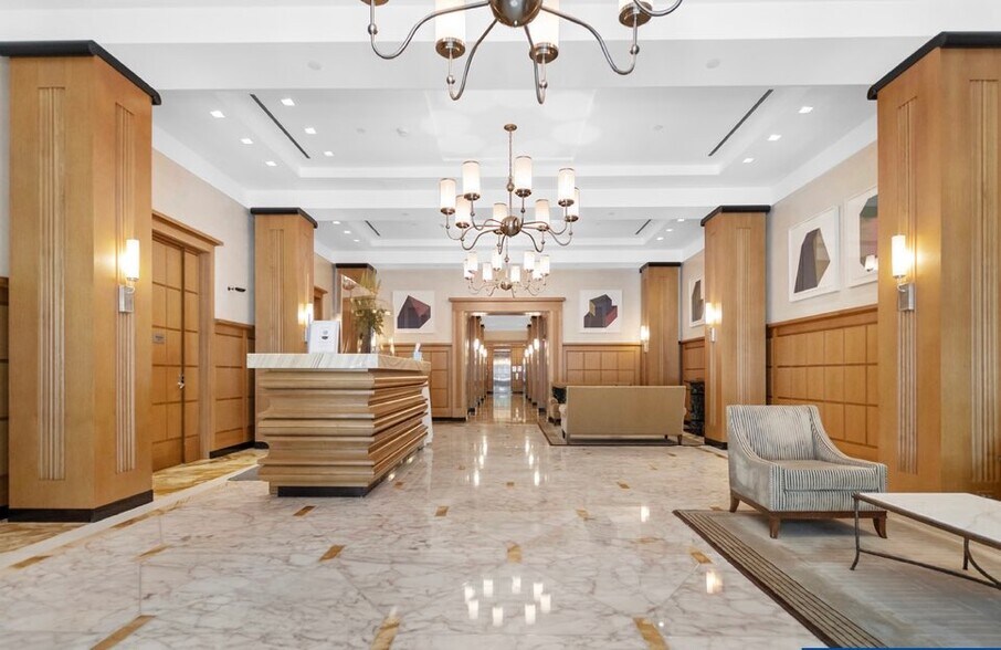 Building Photo - 400 Stuart St