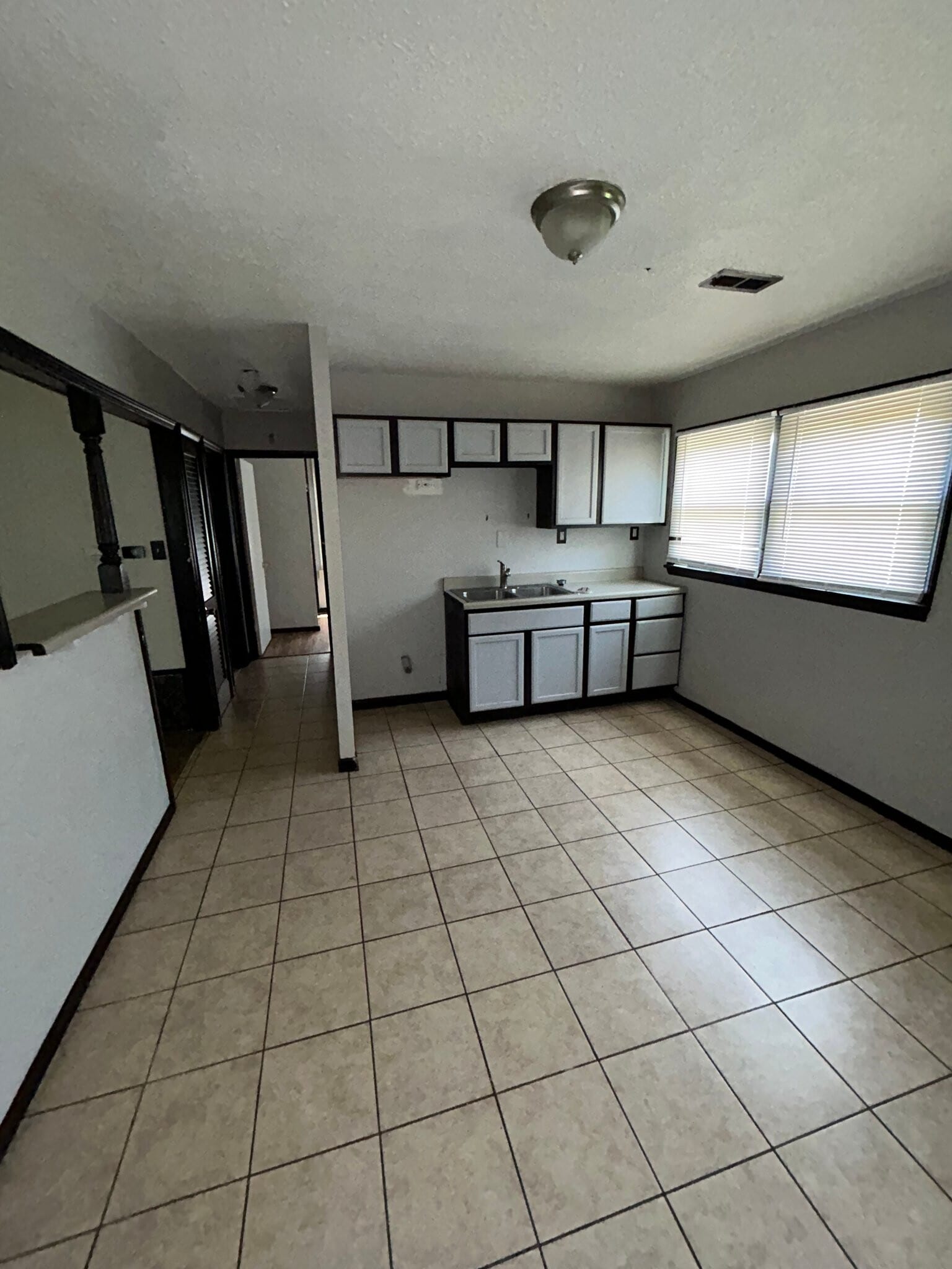 Building Photo - 12 Agnes Dr