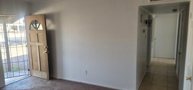Building Photo - 4 bedroom in Glendale AZ 85301