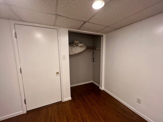 Building Photo - 428 E Wendell Dr