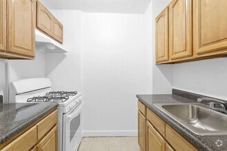 Building Photo - Newly Renovated 1 Bedroom 1 Bathroom  Avai...