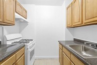 Building Photo - Newly Renovated 1 Bedroom 1 Bathroom  Avai...