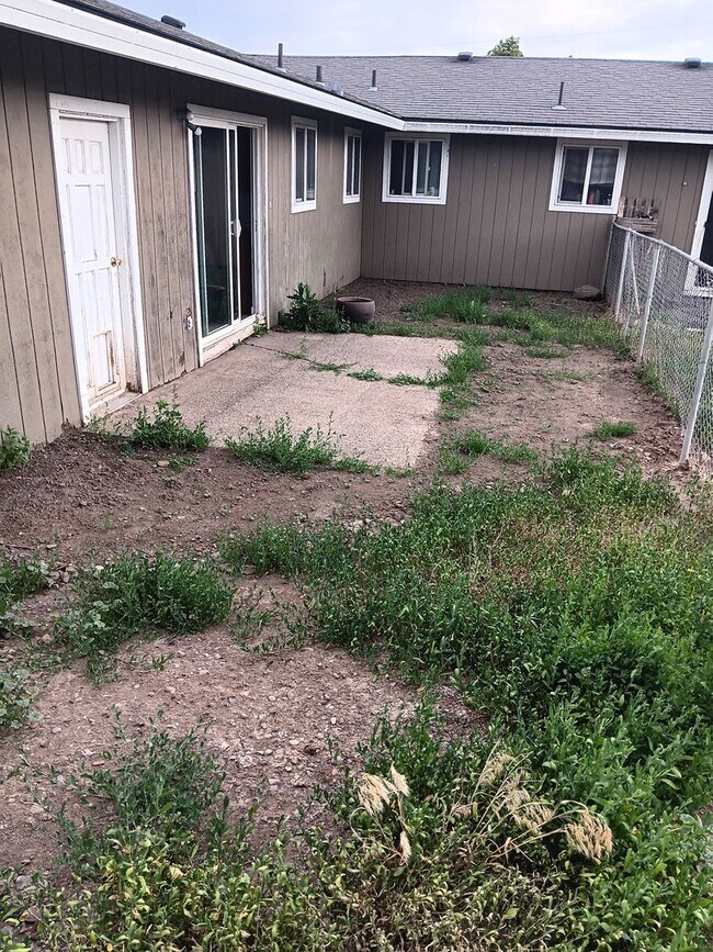 Building Photo - Cagley Duplexes P-35