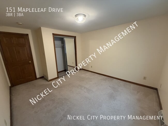 Building Photo - 151 Mapleleaf Dr