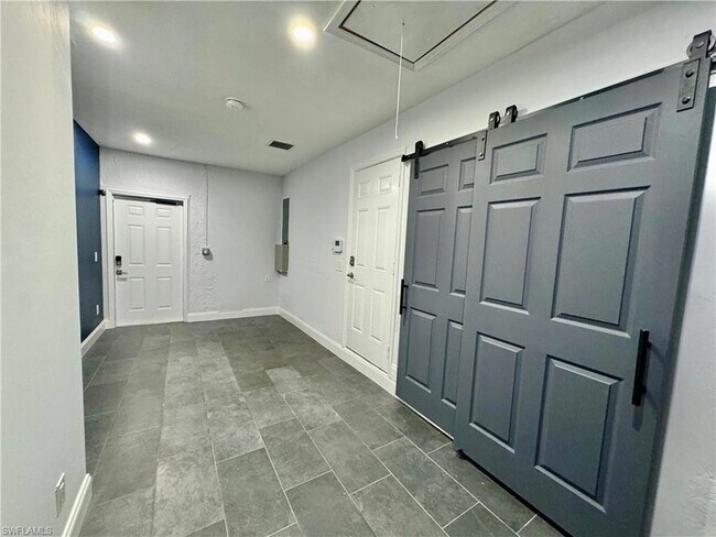 Building Photo - 5580 Cynthia Ln