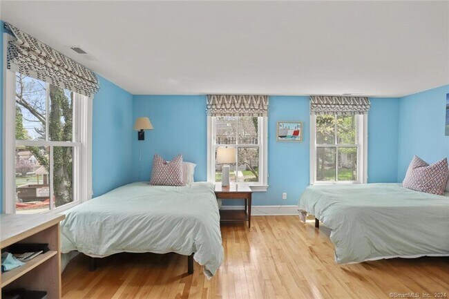 Building Photo - 40 Church St