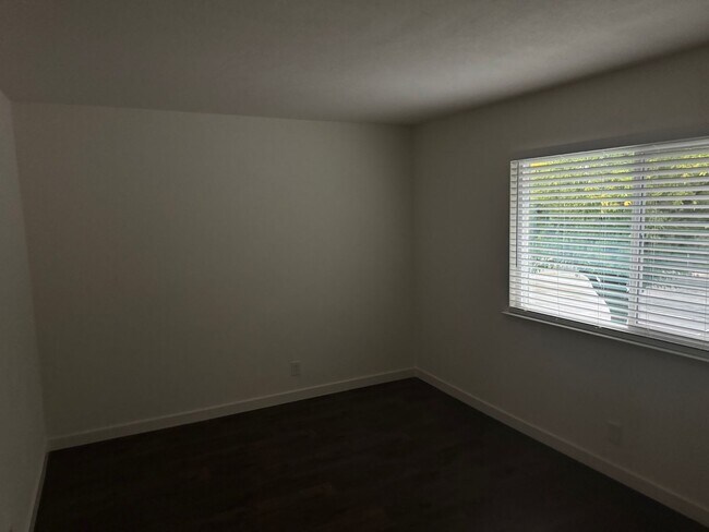 Building Photo - Condominium for Rent in Sacramento, CA