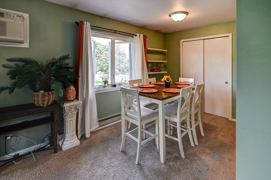 Building Photo - 2850 Cimarron Trl