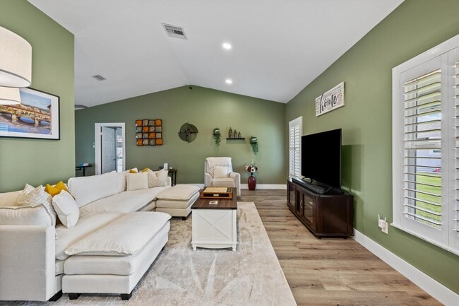 Building Photo - 12139 Big Cone Ct