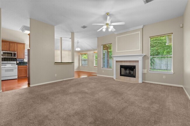 Building Photo - 805 Courtland View