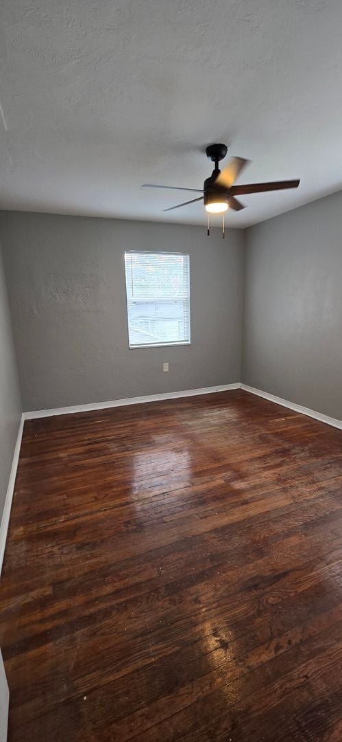 Building Photo - ONE BEDROOM ONE BATHROOM NEWLY RENOVATED A...