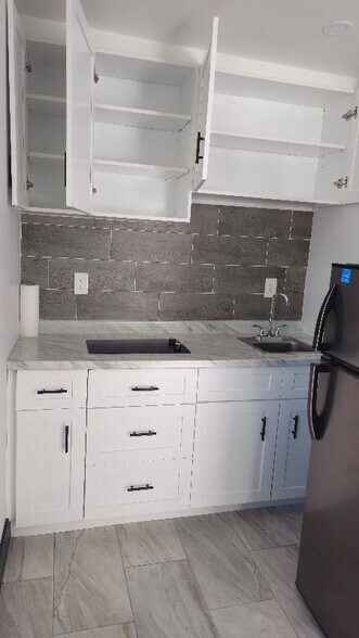 Building Photo - 18960 NW 7th Ave