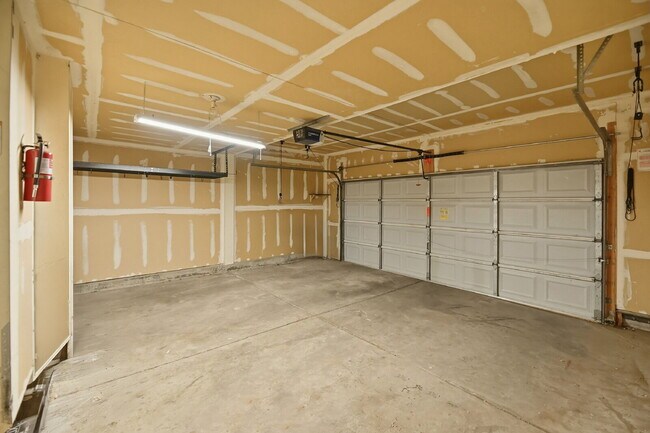 Building Photo - $2,670.95 - 2-bed. 2.5-bath Townhome in Westminster with In Unit Laundry!