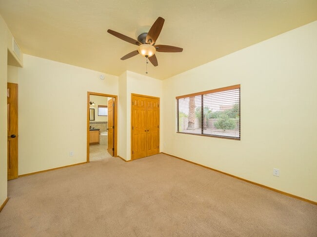 Building Photo - Beautiful Spacious NW home