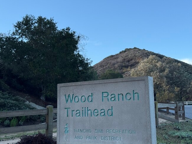 Building Photo - 590 Yarrow Dr