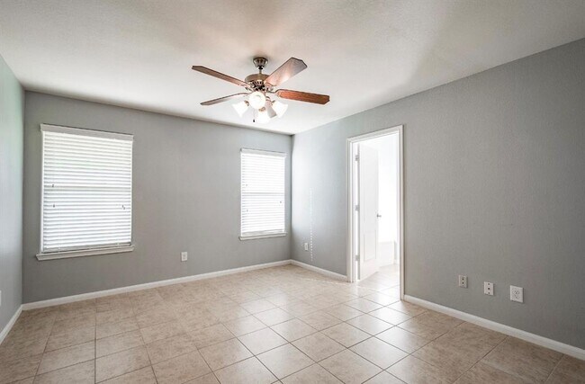 Building Photo - 4606 Pin Oak Creek Ln