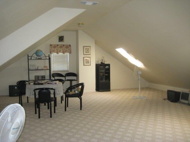 Building Photo - Large corner lot, 4 bedroom with Pool/Spa