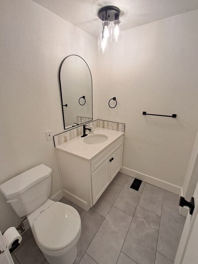 Building Photo - $3,200 -5 Bed / 3 Bath- Home with Fully Fe...