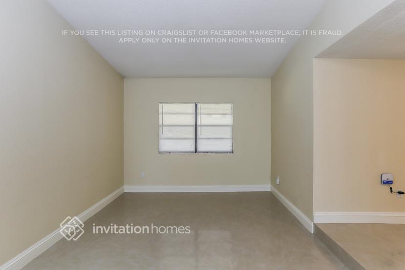 Building Photo - 505 NW 136th Ct