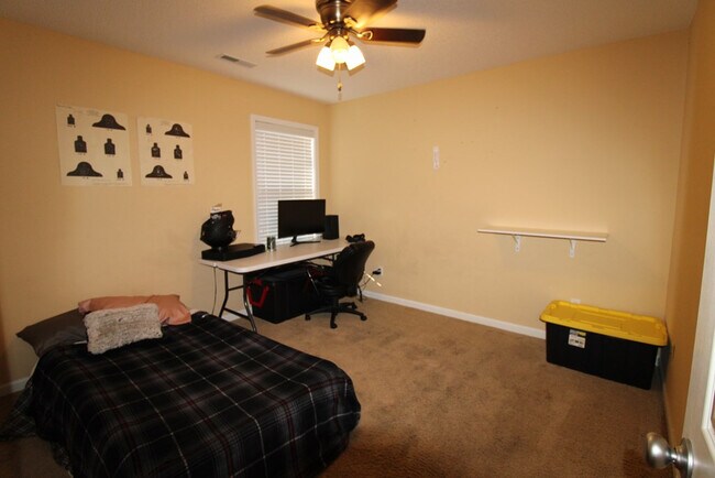 Building Photo - 2160 Waterwheel Dr